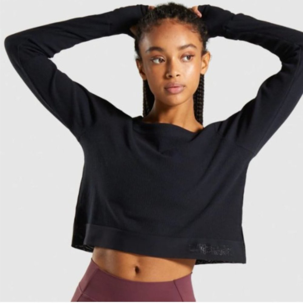 GYMSHARK | Black Studio Sweater | Medium